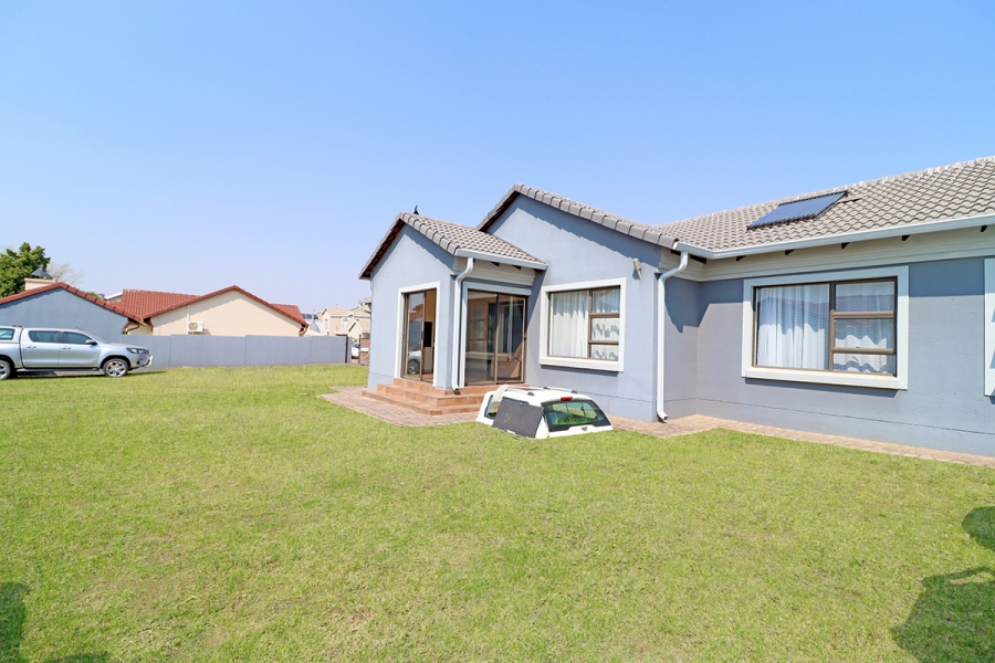 3 Bedroom Property for Sale in Thatchfield Hills Gauteng