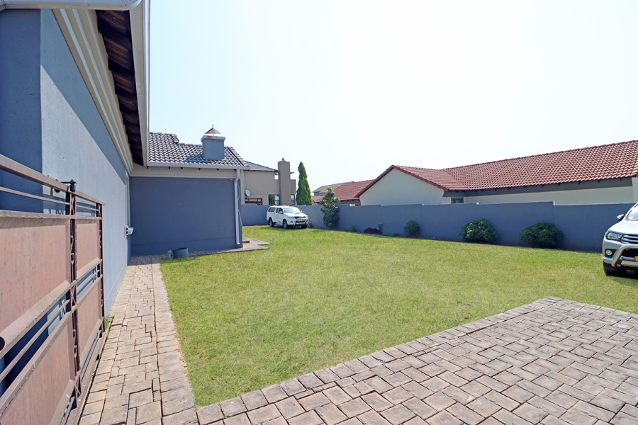 3 Bedroom Property for Sale in Thatchfield Hills Gauteng