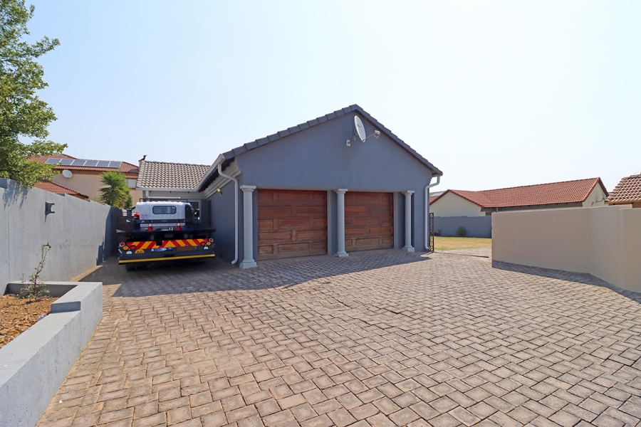 3 Bedroom Property for Sale in Thatchfield Hills Gauteng