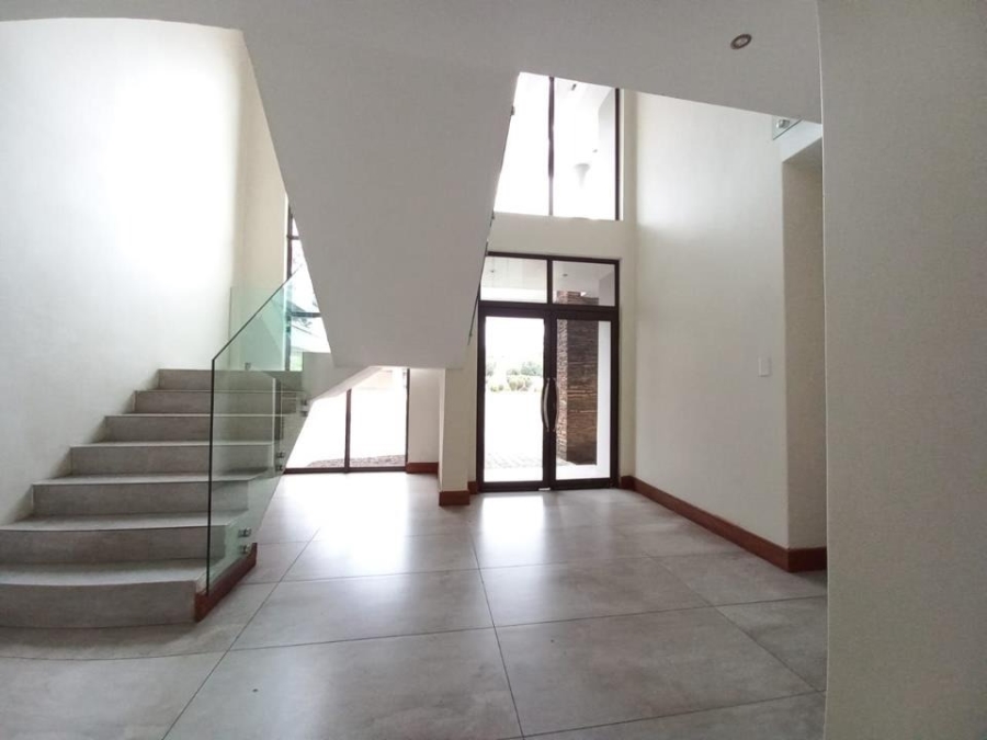 5 Bedroom Property for Sale in Helderwyk Gauteng