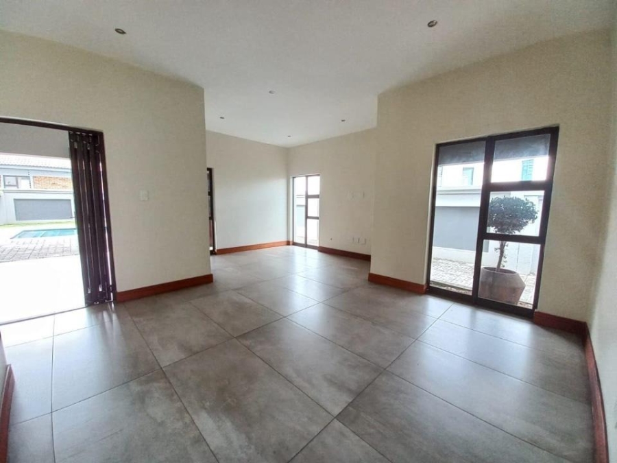 5 Bedroom Property for Sale in Helderwyk Gauteng
