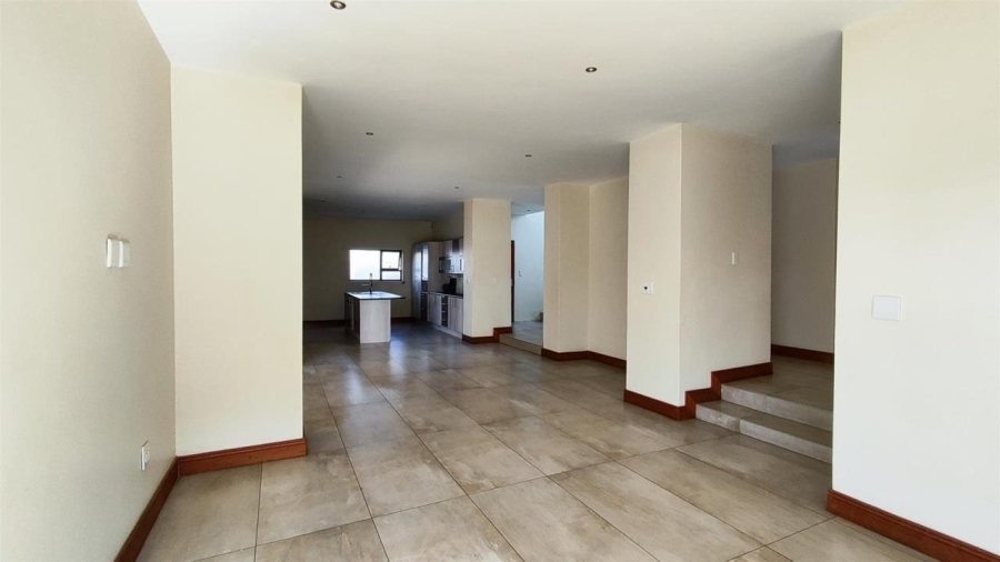 5 Bedroom Property for Sale in Helderwyk Gauteng