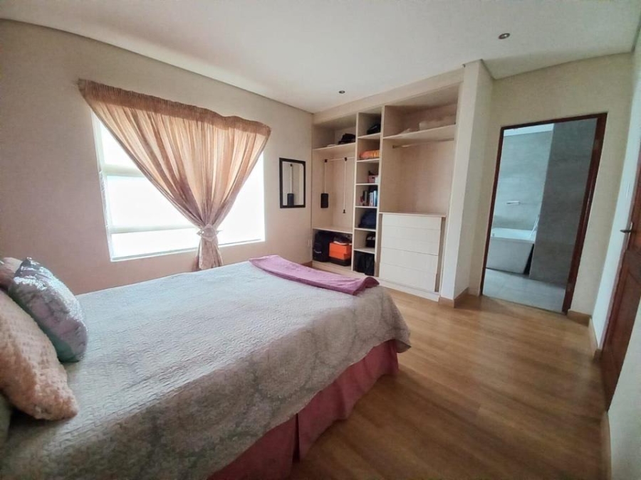 5 Bedroom Property for Sale in Helderwyk Gauteng