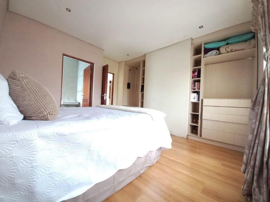 5 Bedroom Property for Sale in Helderwyk Gauteng
