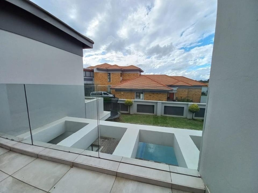 5 Bedroom Property for Sale in Helderwyk Gauteng