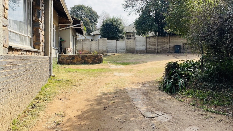 10 Bedroom Property for Sale in Kew Gauteng