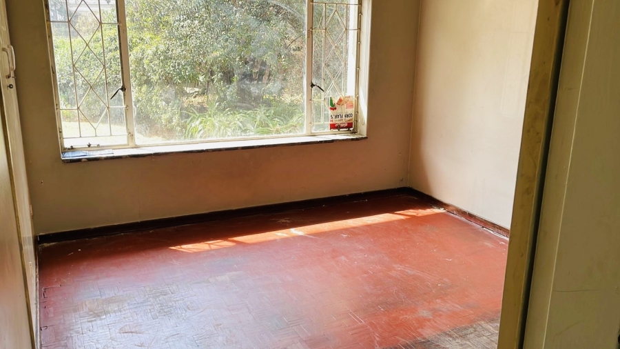 10 Bedroom Property for Sale in Kew Gauteng