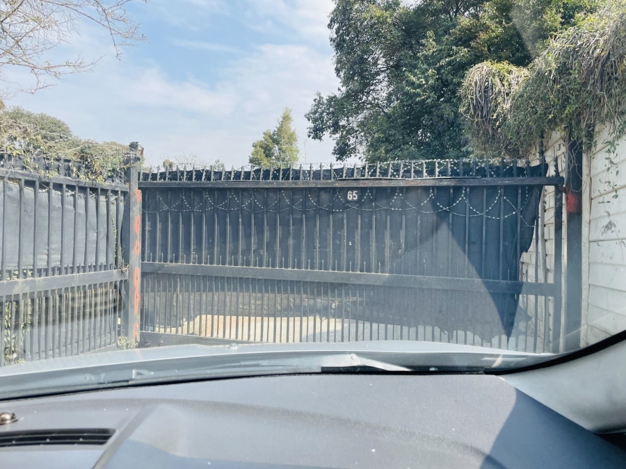 10 Bedroom Property for Sale in Kew Gauteng