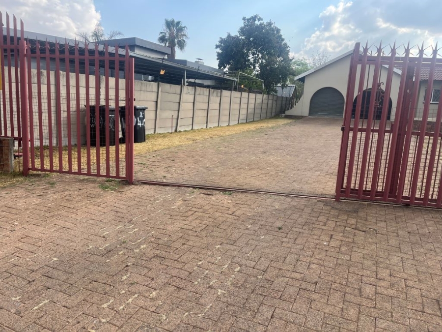 To Let 3 Bedroom Property for Rent in Mayberry Park Gauteng