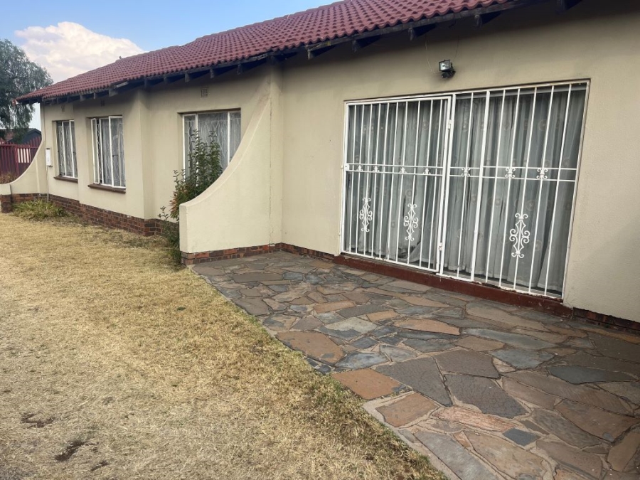 To Let 3 Bedroom Property for Rent in Mayberry Park Gauteng