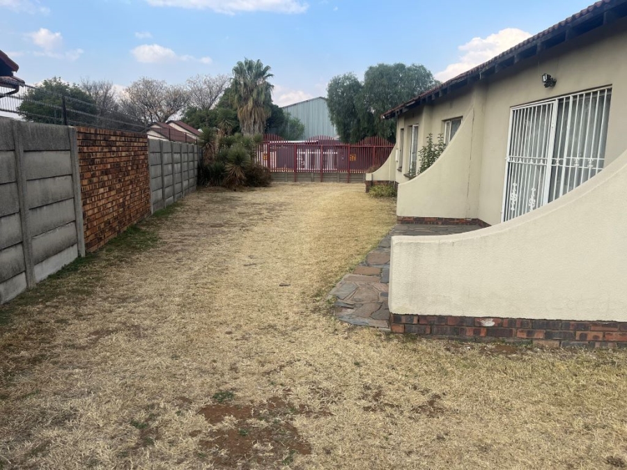 To Let 3 Bedroom Property for Rent in Mayberry Park Gauteng