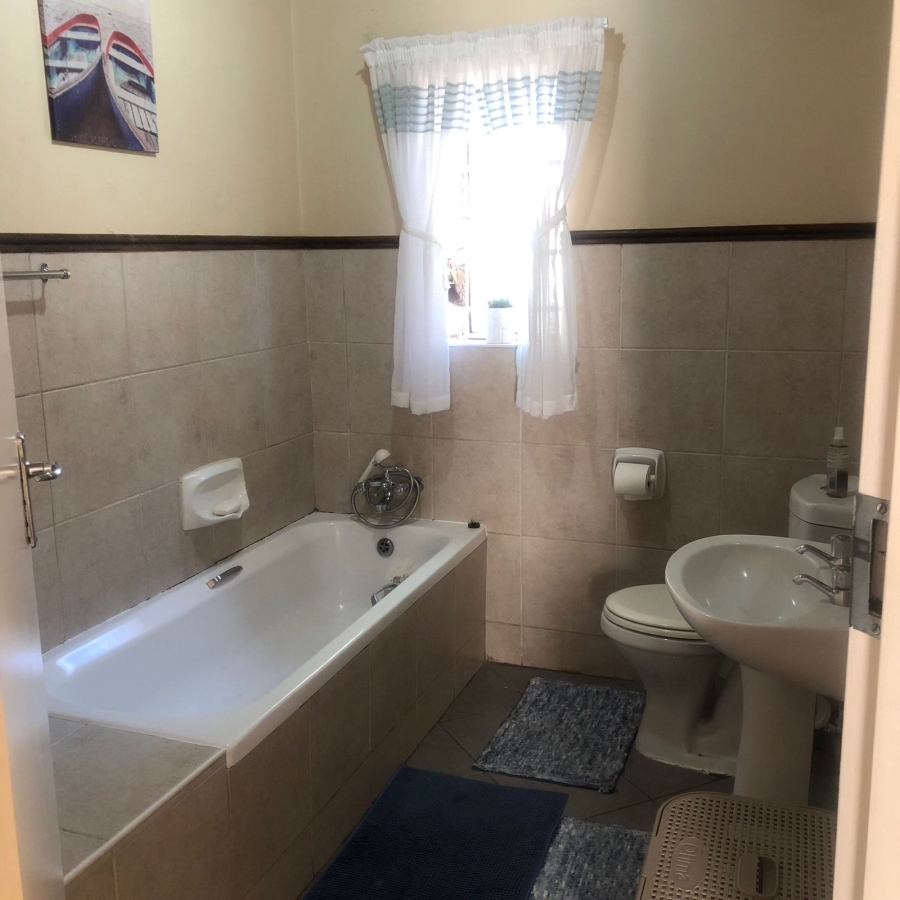 3 Bedroom Property for Sale in Noordwyk Gauteng
