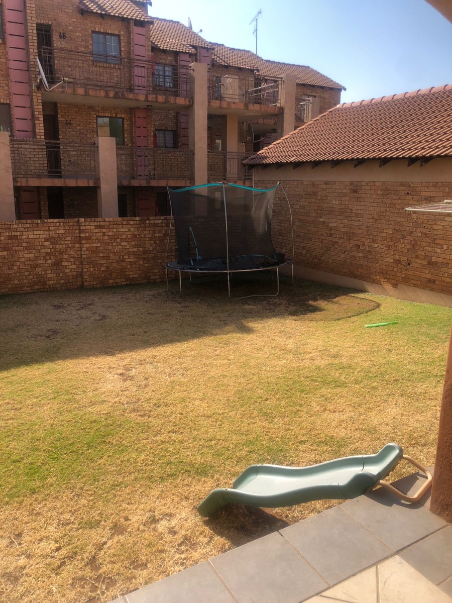 3 Bedroom Property for Sale in Noordwyk Gauteng