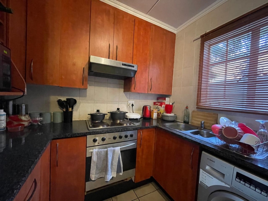 To Let 2 Bedroom Property for Rent in Noordwyk Gauteng