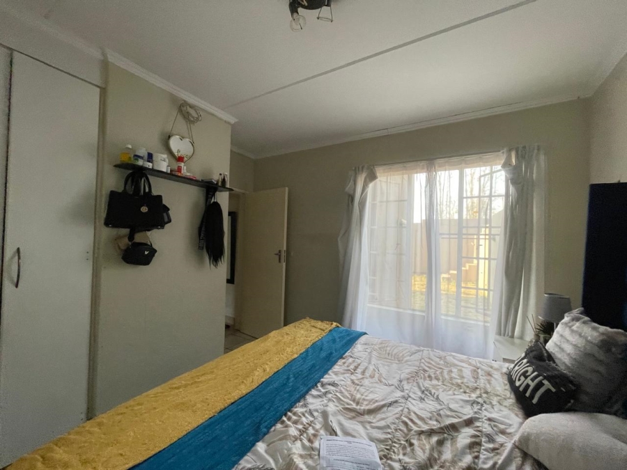 To Let 2 Bedroom Property for Rent in Noordwyk Gauteng