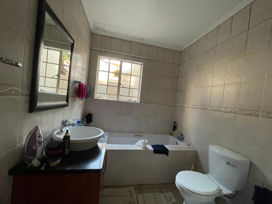 To Let 2 Bedroom Property for Rent in Noordwyk Gauteng
