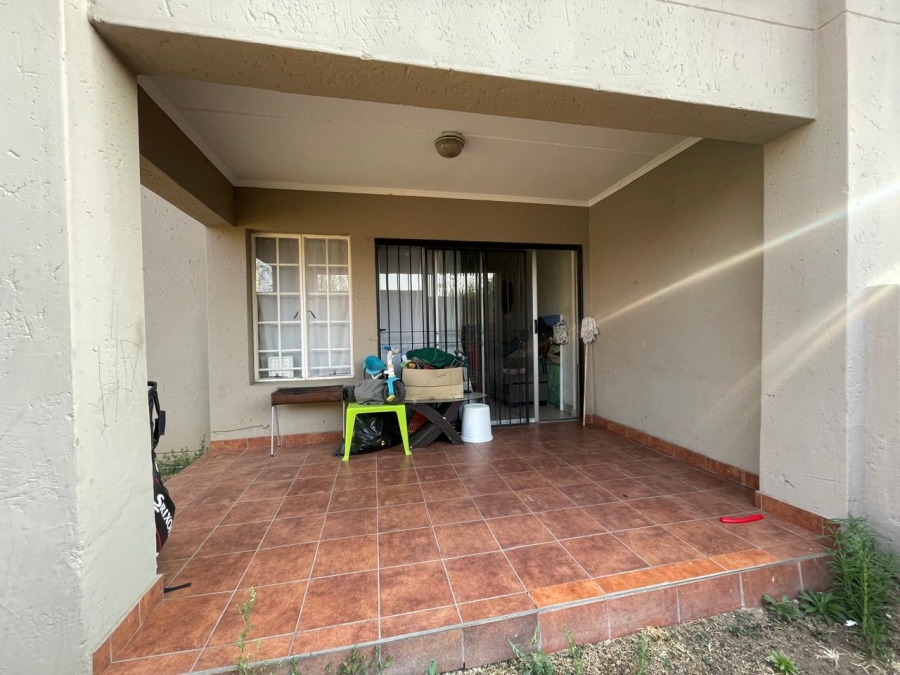 To Let 2 Bedroom Property for Rent in Noordwyk Gauteng