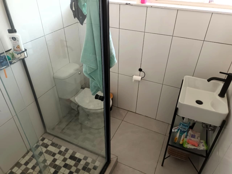 To Let 2 Bedroom Property for Rent in Lyttelton Manor Gauteng