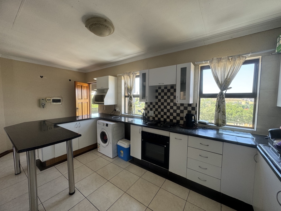 To Let 3 Bedroom Property for Rent in Gosforth Park Gauteng