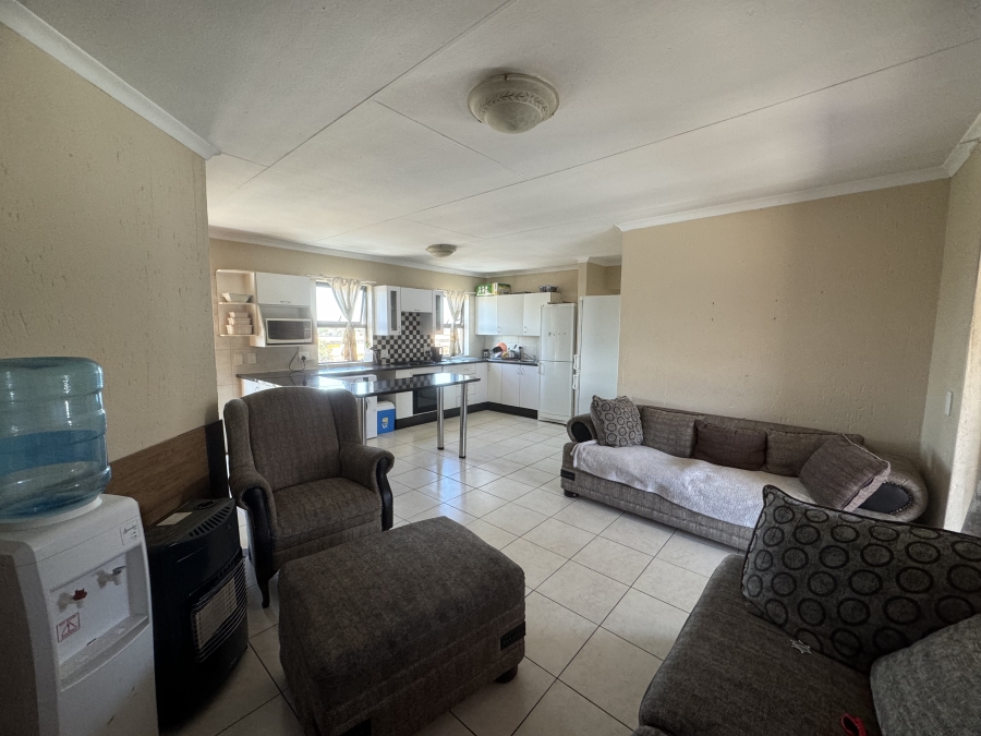 To Let 3 Bedroom Property for Rent in Gosforth Park Gauteng