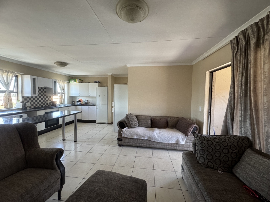 To Let 3 Bedroom Property for Rent in Gosforth Park Gauteng