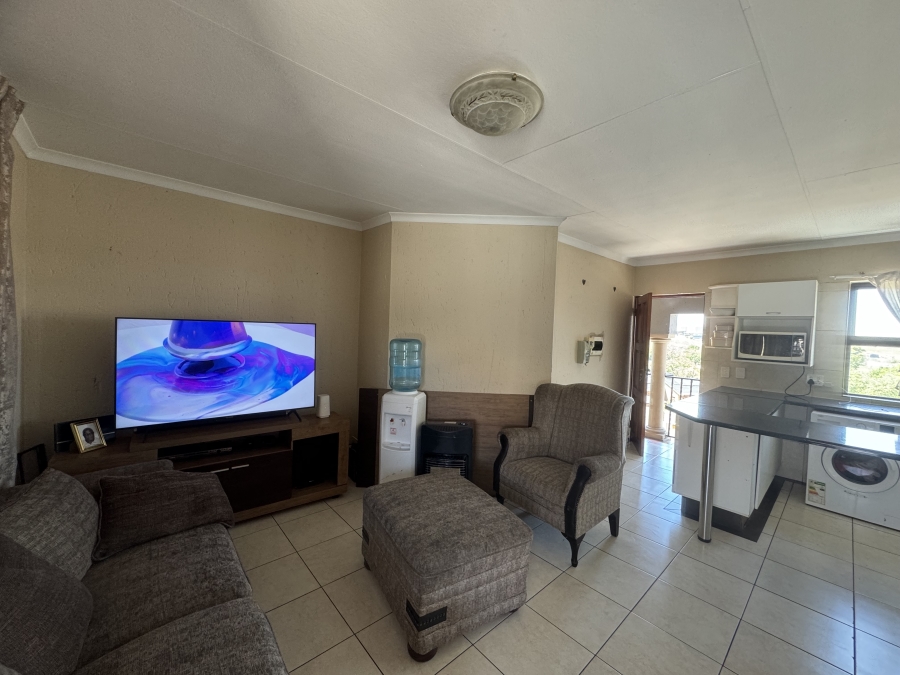 To Let 3 Bedroom Property for Rent in Gosforth Park Gauteng