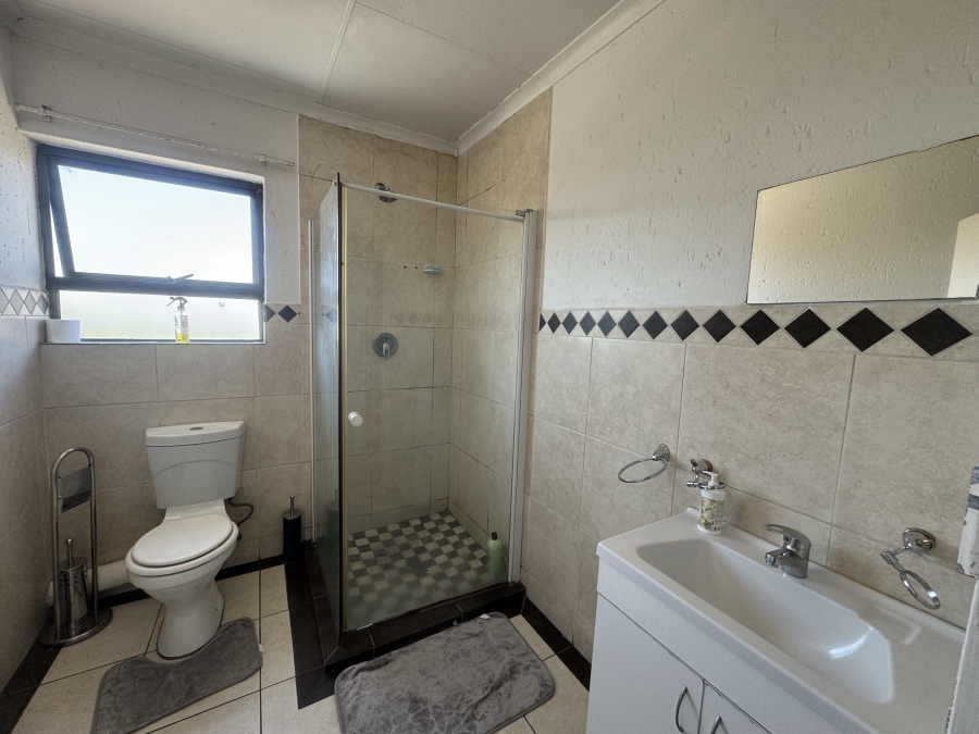 To Let 3 Bedroom Property for Rent in Gosforth Park Gauteng