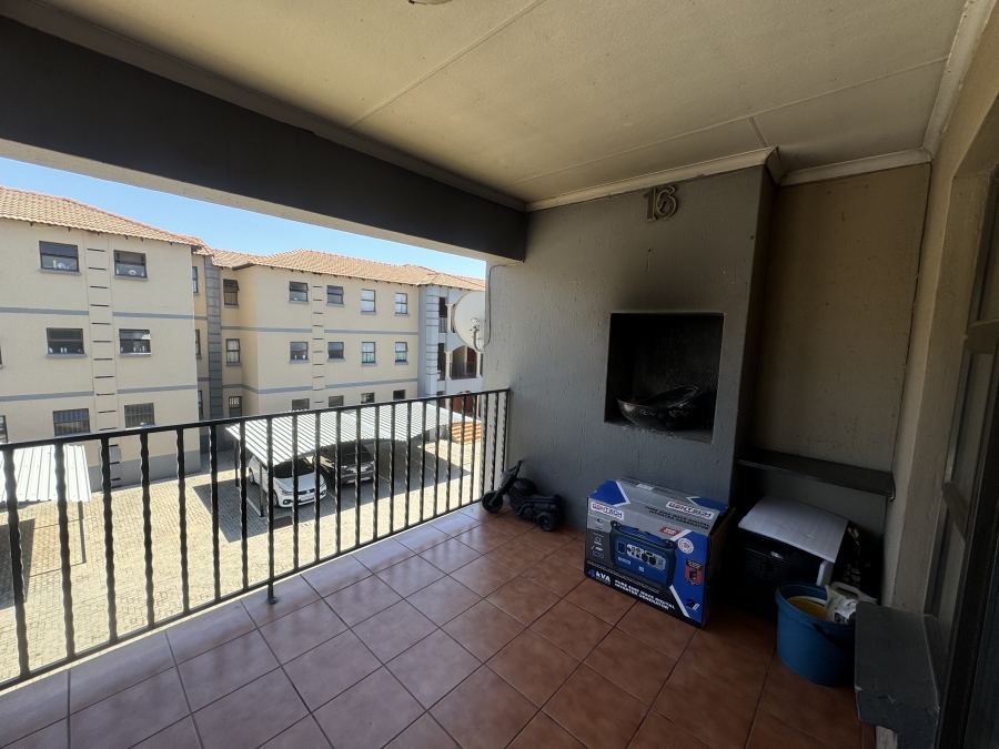 To Let 3 Bedroom Property for Rent in Gosforth Park Gauteng