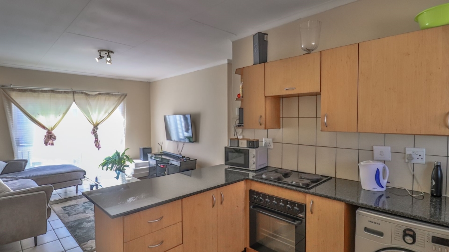 2 Bedroom Property for Sale in Grand Central Gauteng