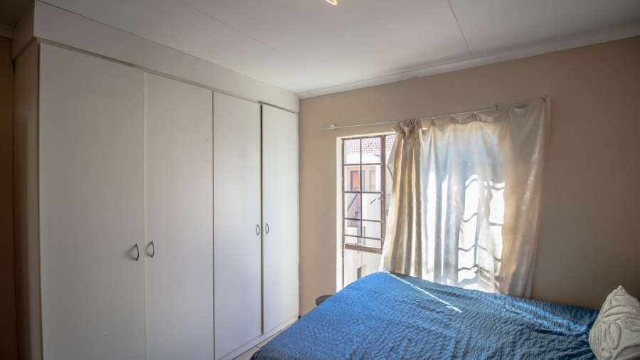 2 Bedroom Property for Sale in Grand Central Gauteng