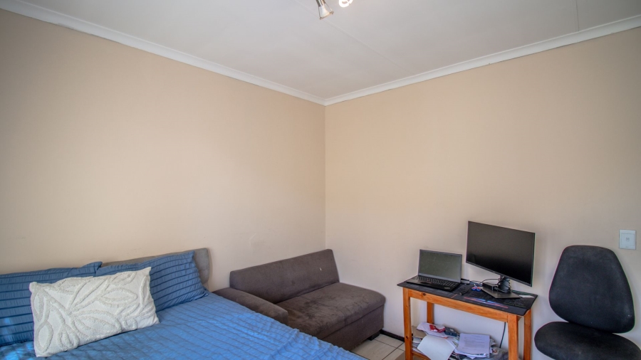 2 Bedroom Property for Sale in Grand Central Gauteng