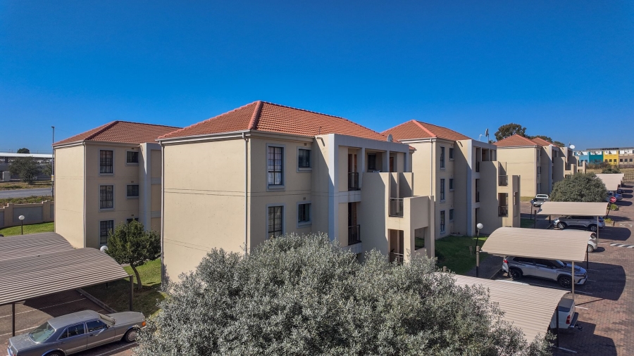 2 Bedroom Property for Sale in Grand Central Gauteng
