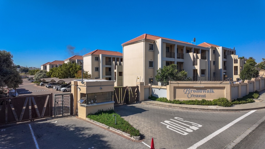 2 Bedroom Property for Sale in Grand Central Gauteng