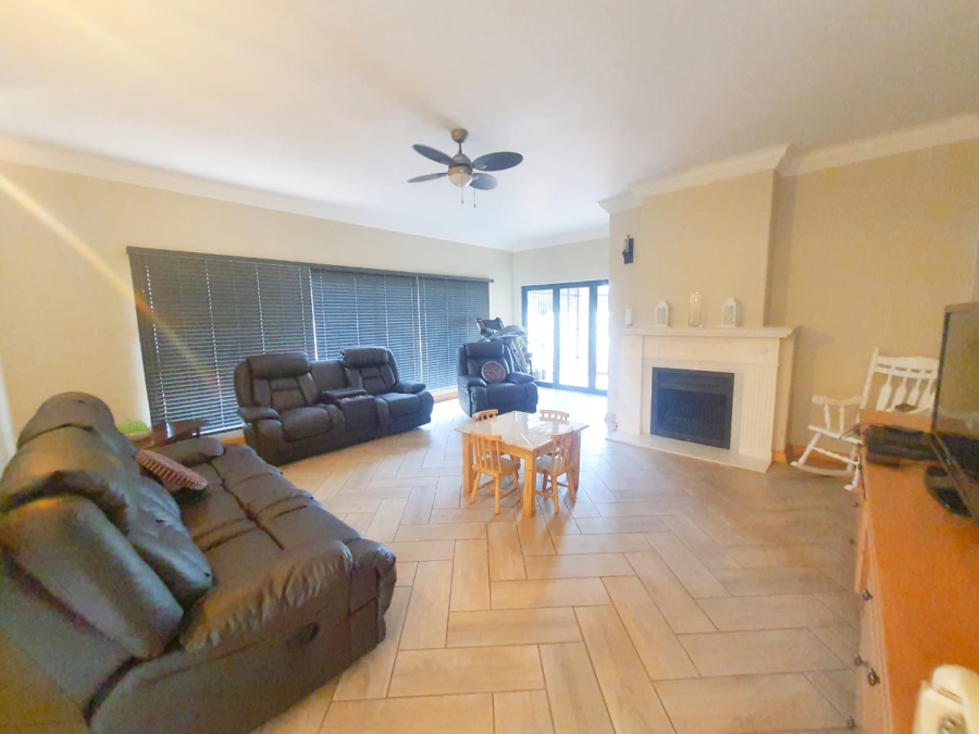 4 Bedroom Property for Sale in Vanderbijlpark SW 5 Gauteng