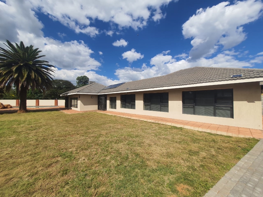 4 Bedroom Property for Sale in Vanderbijlpark SW 5 Gauteng