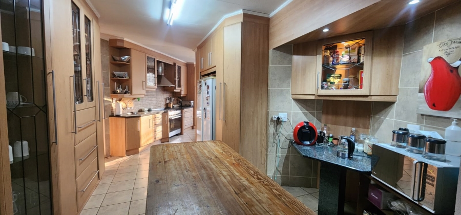 8 Bedroom Property for Sale in Vanderbijlpark SW 5 Gauteng