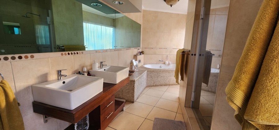 8 Bedroom Property for Sale in Vanderbijlpark SW 5 Gauteng