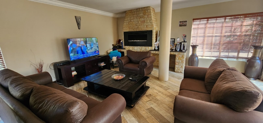 4 Bedroom Property for Sale in Vanderbijlpark SW 5 Gauteng