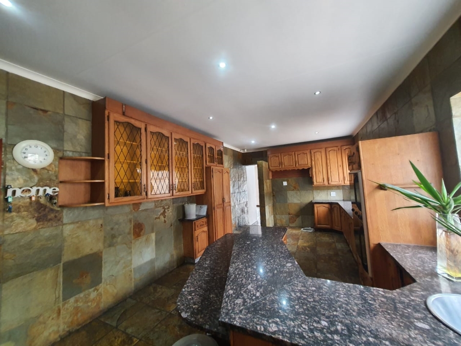 4 Bedroom Property for Sale in Vanderbijlpark SW 5 Gauteng