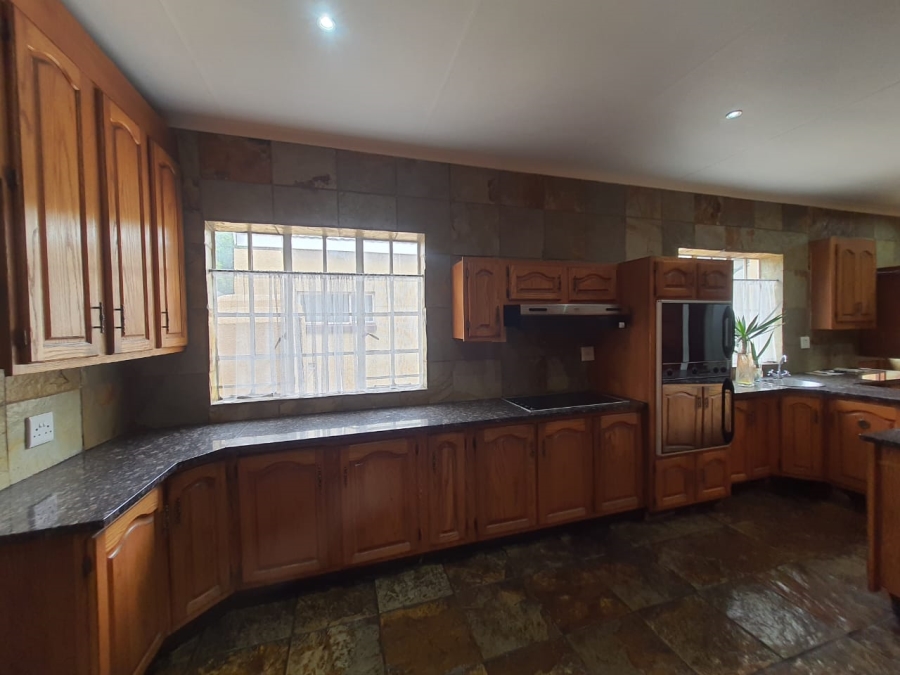 4 Bedroom Property for Sale in Vanderbijlpark SW 5 Gauteng