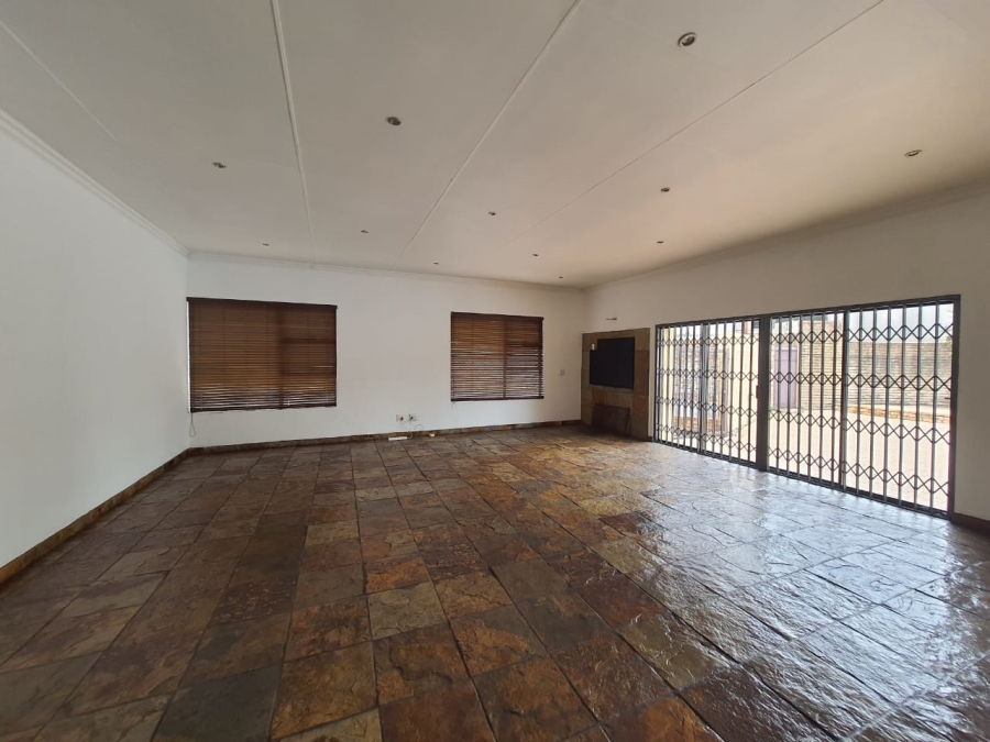 4 Bedroom Property for Sale in Vanderbijlpark SW 5 Gauteng