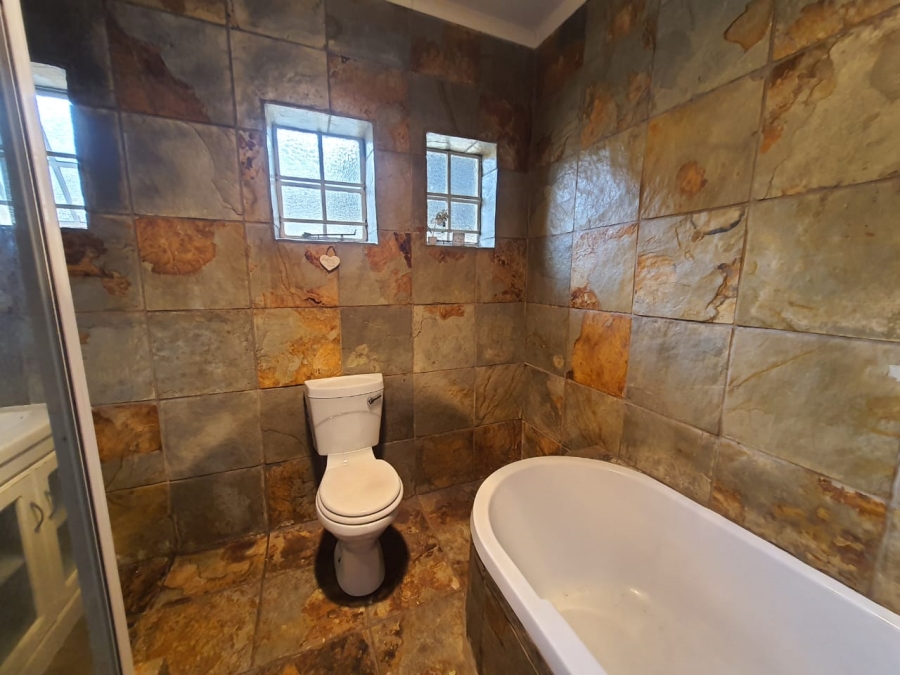 4 Bedroom Property for Sale in Vanderbijlpark SW 5 Gauteng