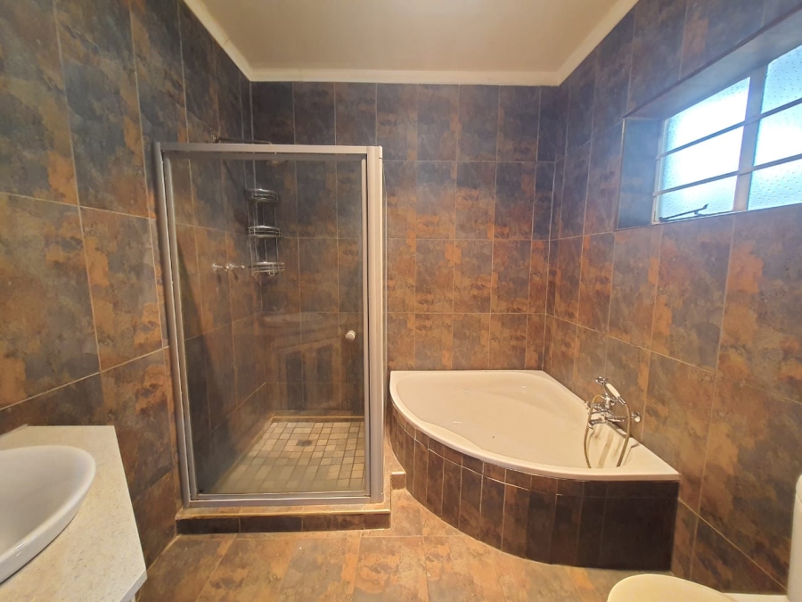 4 Bedroom Property for Sale in Vanderbijlpark SW 5 Gauteng