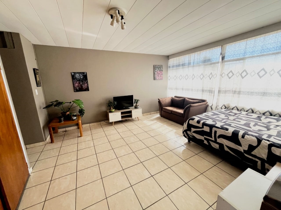 To Let 0 Bedroom Property for Rent in Queenswood Gauteng