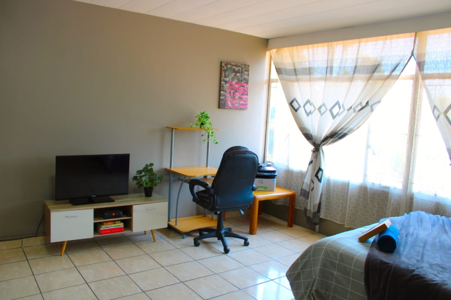 To Let 0 Bedroom Property for Rent in Queenswood Gauteng