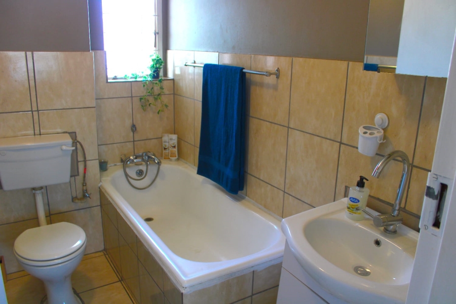 To Let 0 Bedroom Property for Rent in Queenswood Gauteng