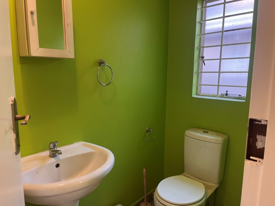 To Let 2 Bedroom Property for Rent in Highlands North Gauteng