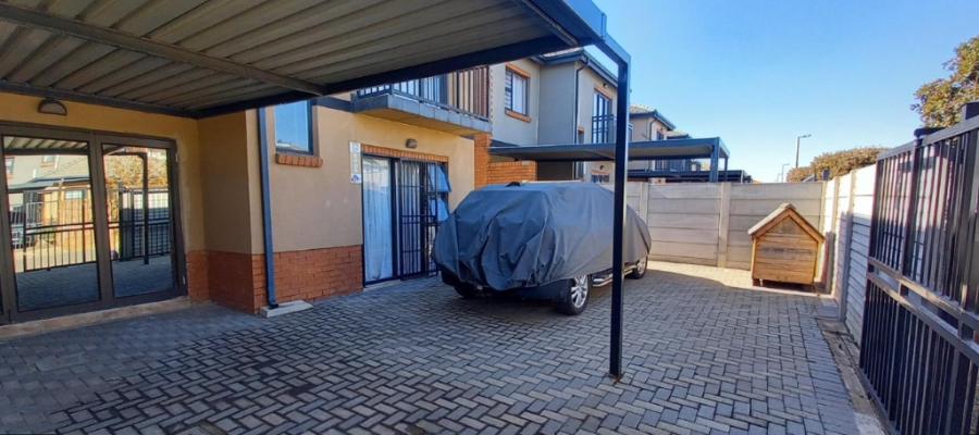 3 Bedroom Property for Sale in Albertsdal Gauteng