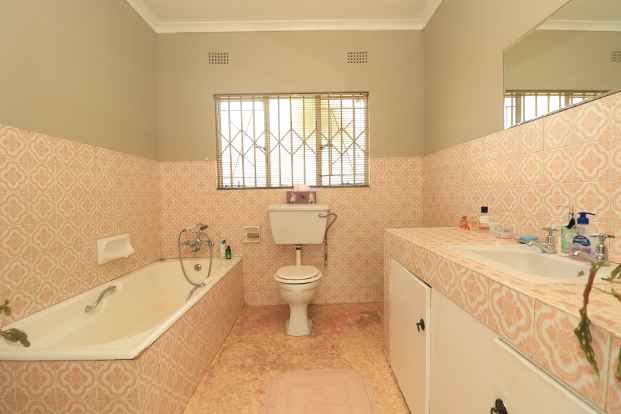 3 Bedroom Property for Sale in Wilro Park Gauteng