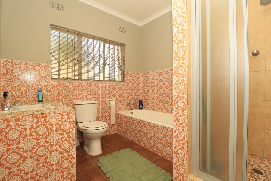 3 Bedroom Property for Sale in Wilro Park Gauteng